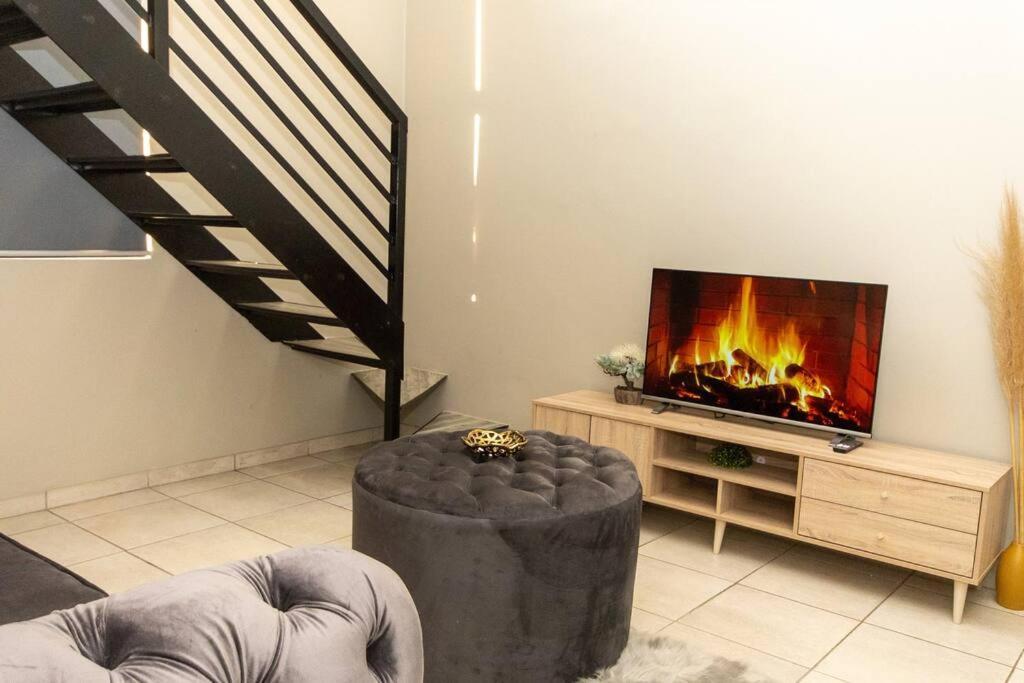 Luxury, Location, & Convenience. Apartment โจฮันเนสเบิร์ก ภายนอก รูปภาพ