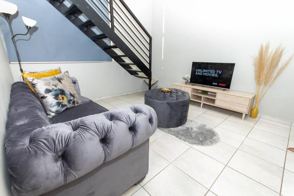 Luxury, Location, & Convenience. Apartment โจฮันเนสเบิร์ก ภายนอก รูปภาพ